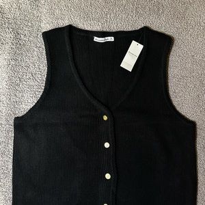 The A&F Mara Button-Up
Sweater Vest